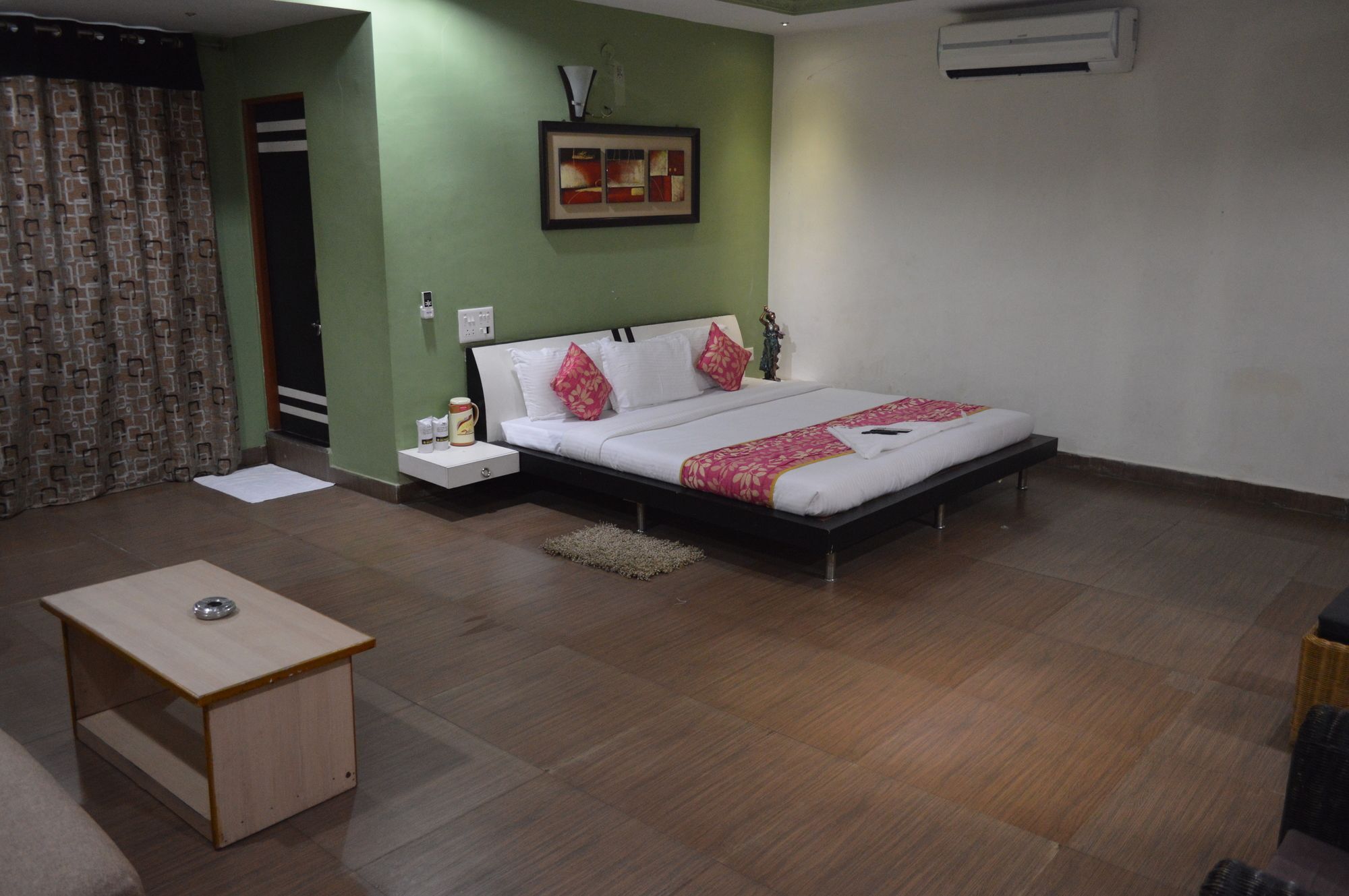 Hotel Sunrise N Resorts Nagpur Exterior foto